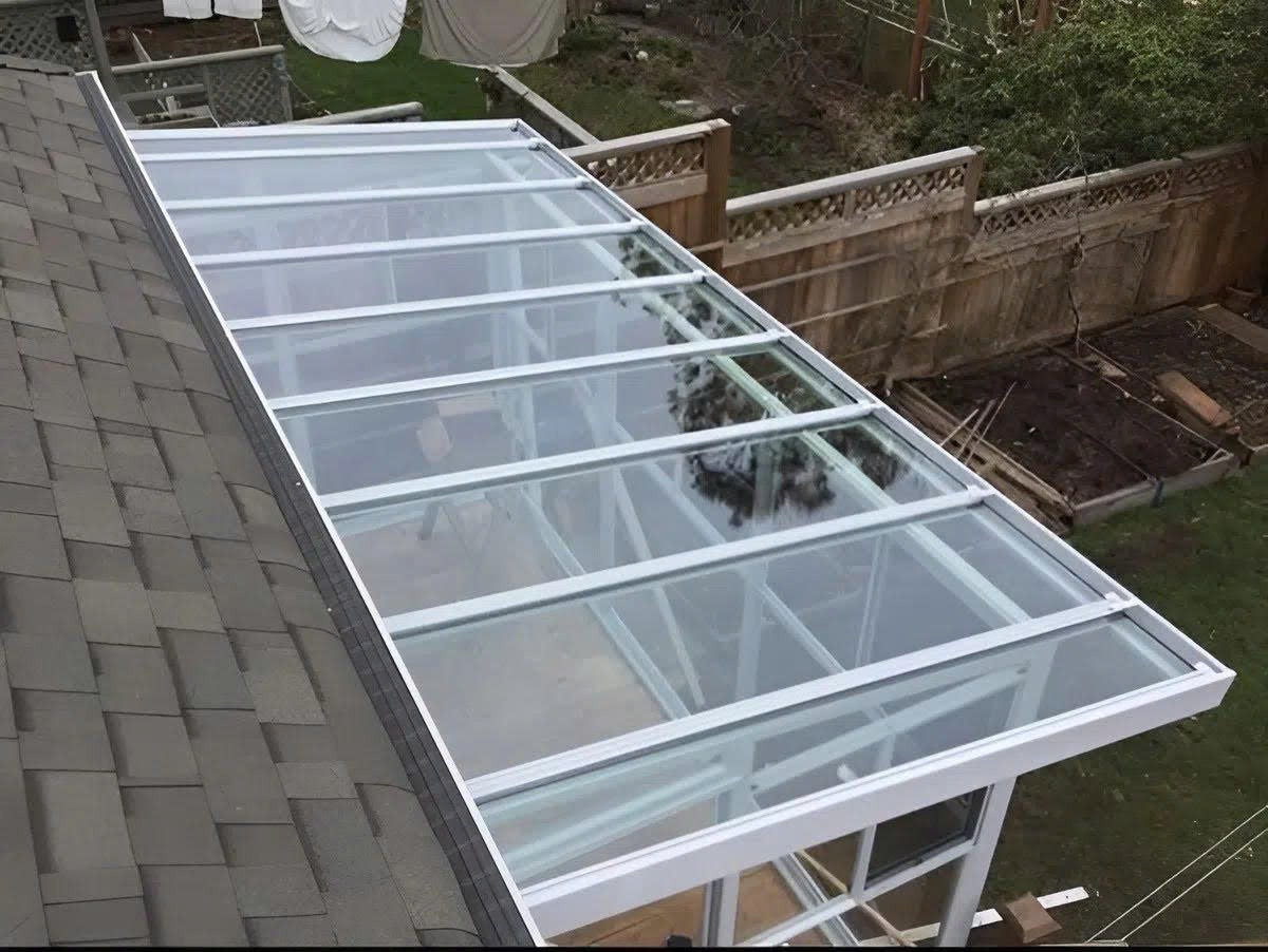 Mẫu mái kính cường lực đơn giản đẹp