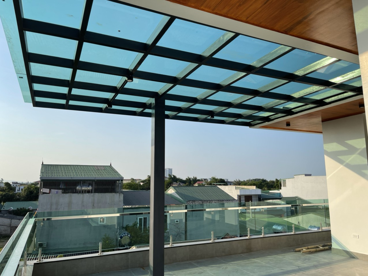 Thiết kế mái kính cường lực 