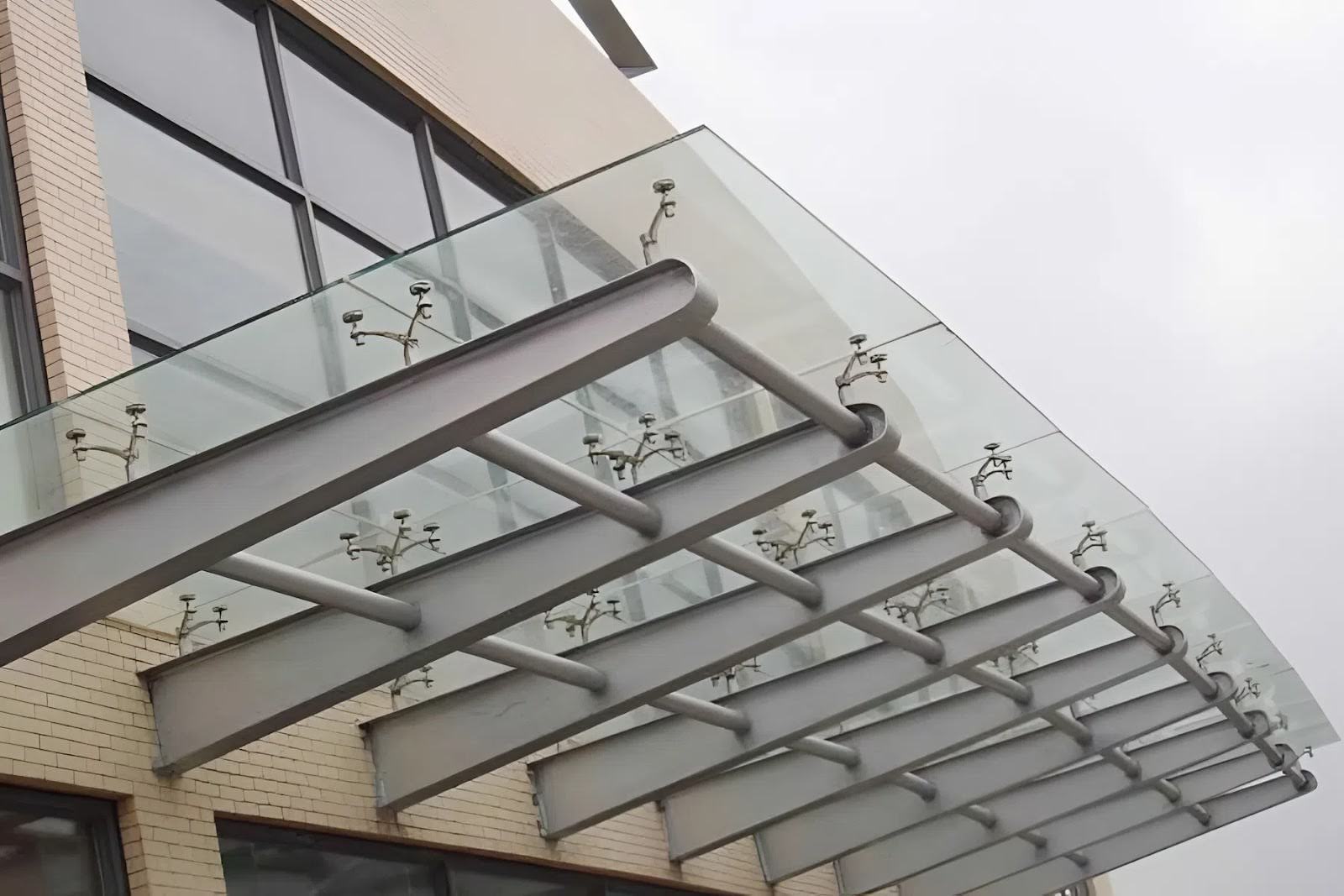 mái kính cường lực thẩm mỹ