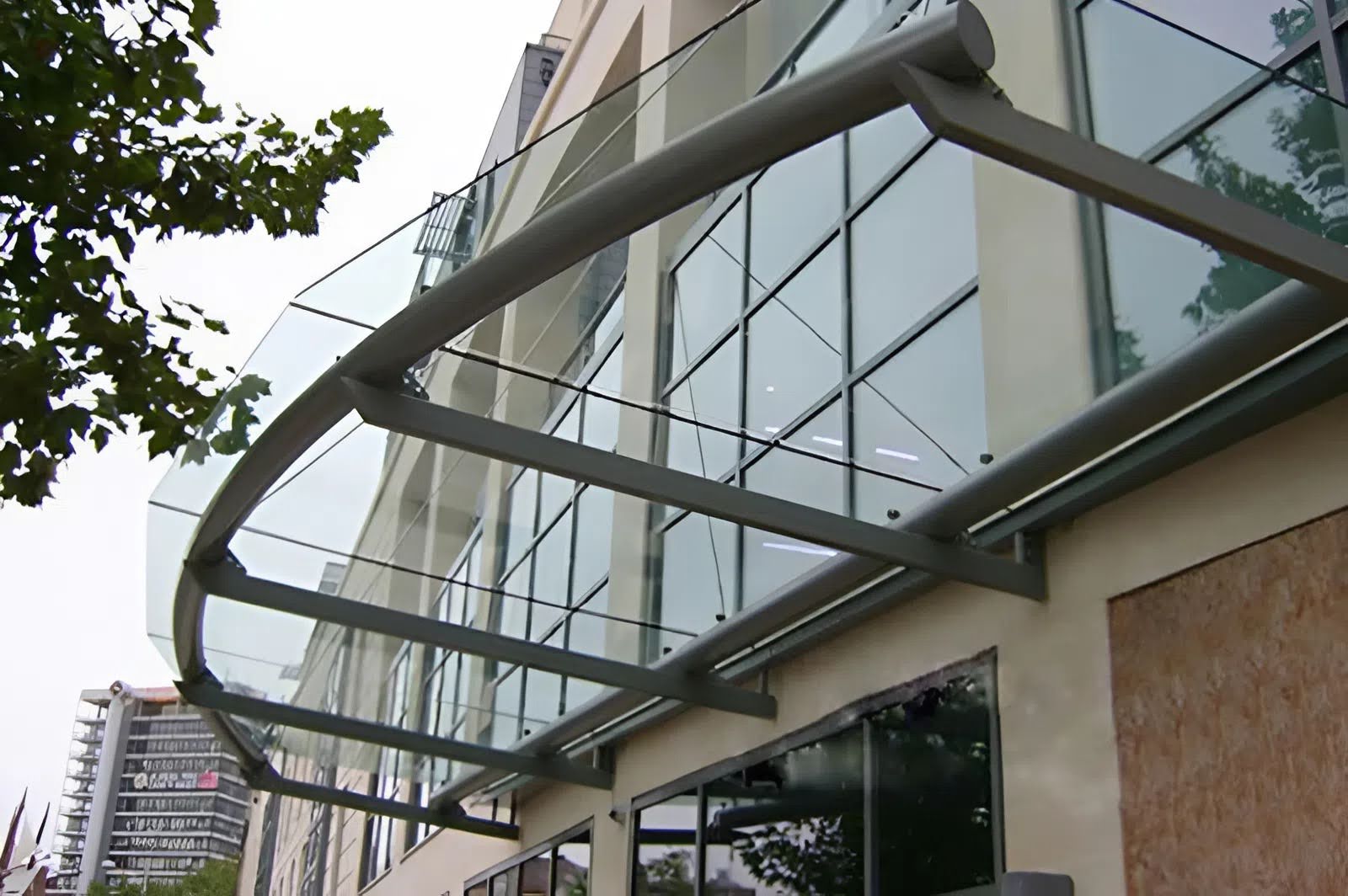 Mẫu mái kính cường lực đẹp 