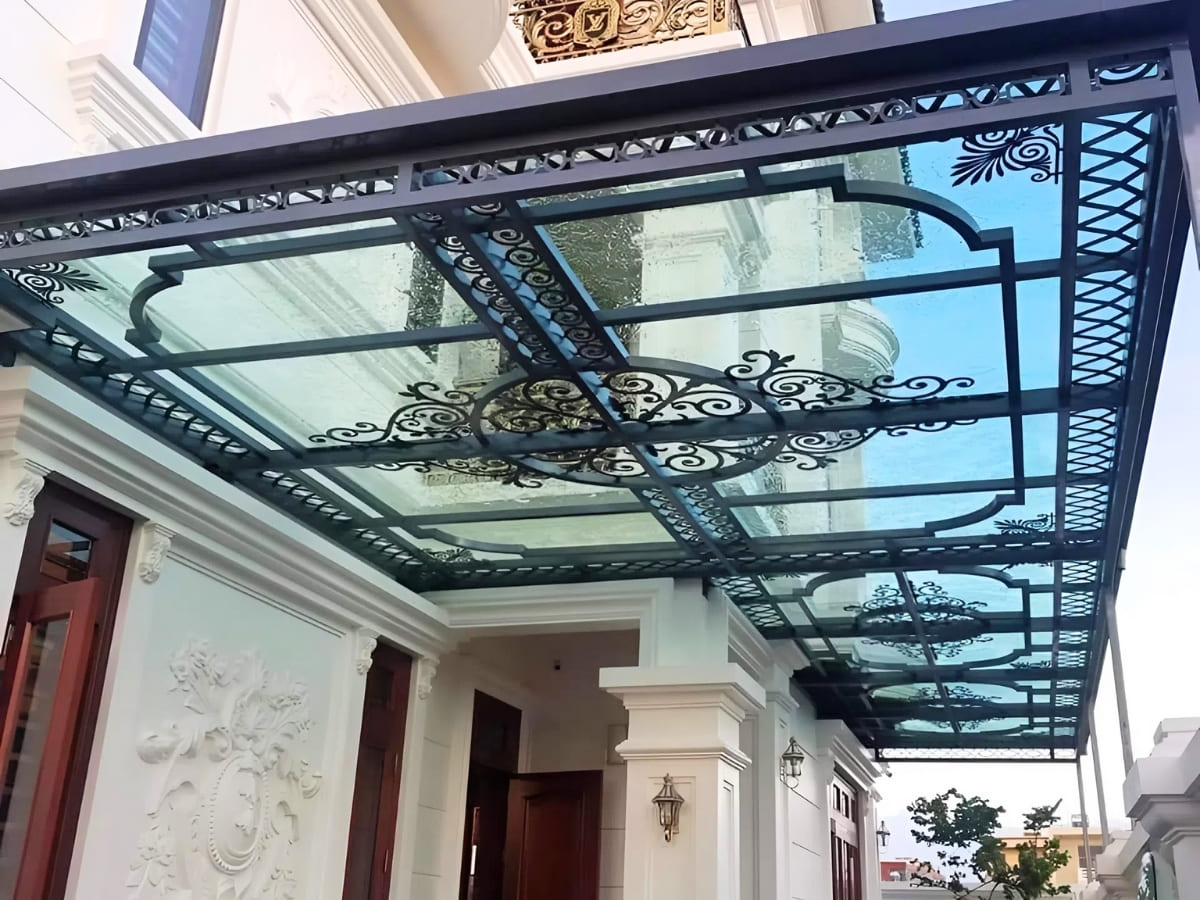 Mái kính cường lực chắc chắn