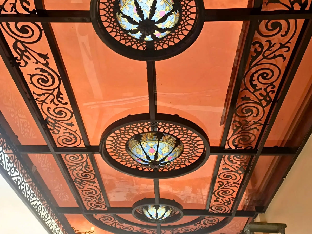 Mẫu mái kính màu đẹp