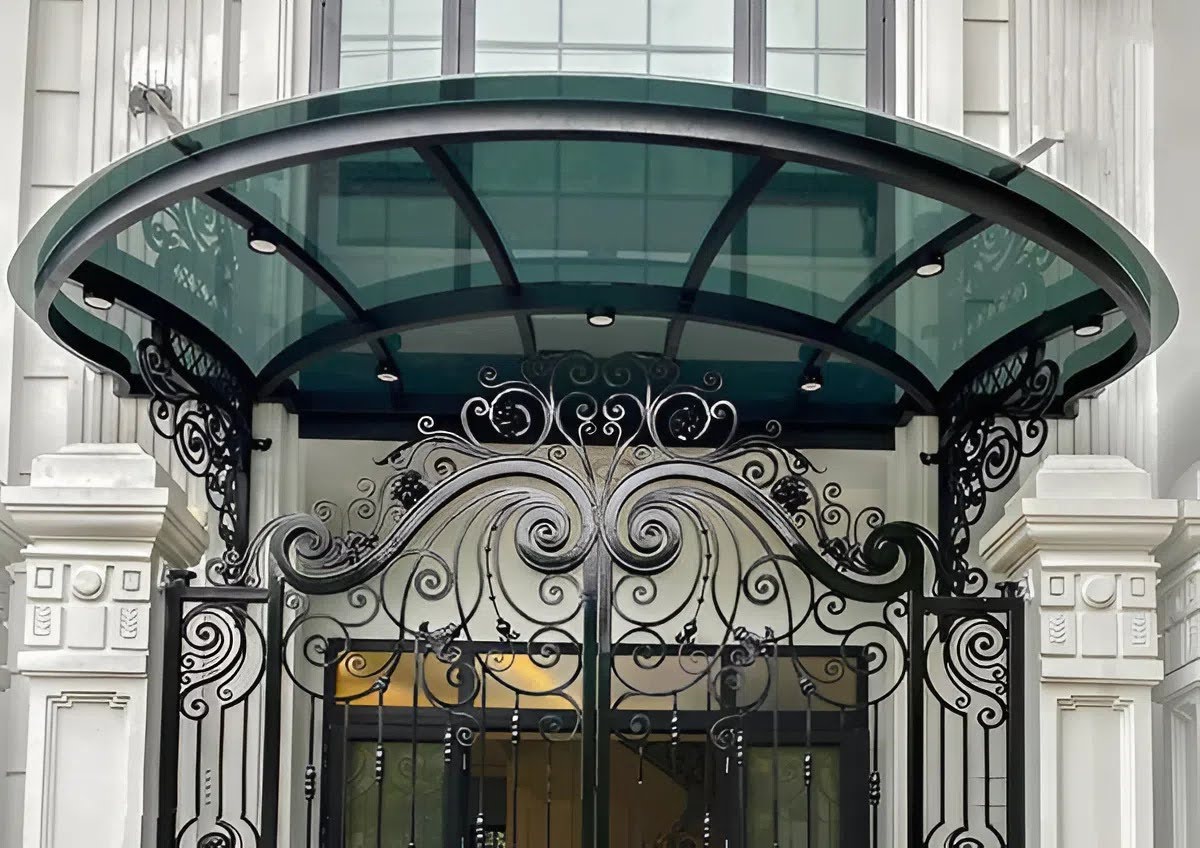 Mái kính sắt hộp kiểu dáng tối giản