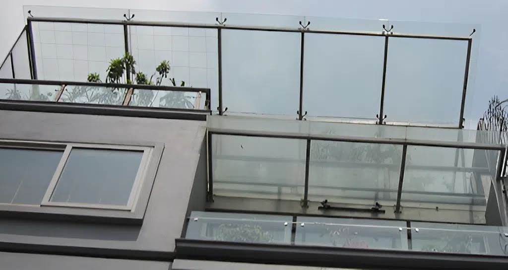 Mẫu mái kính sân thượng đẹp, tinh gọn