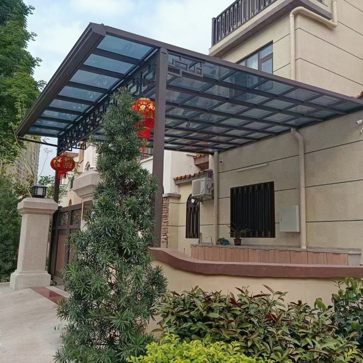 Mái kính sân vườn bền bỉ