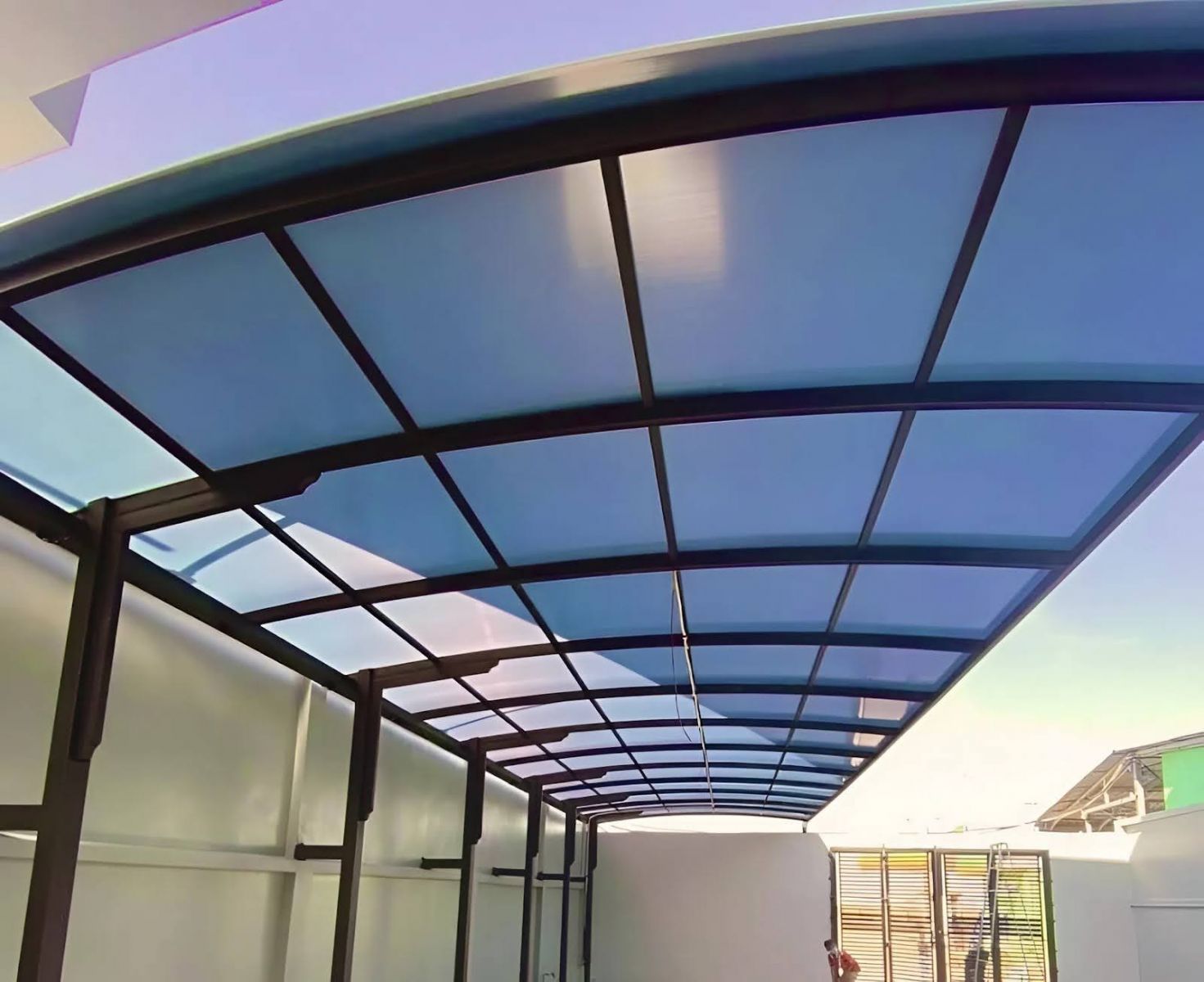 Mái kính sắt hộp