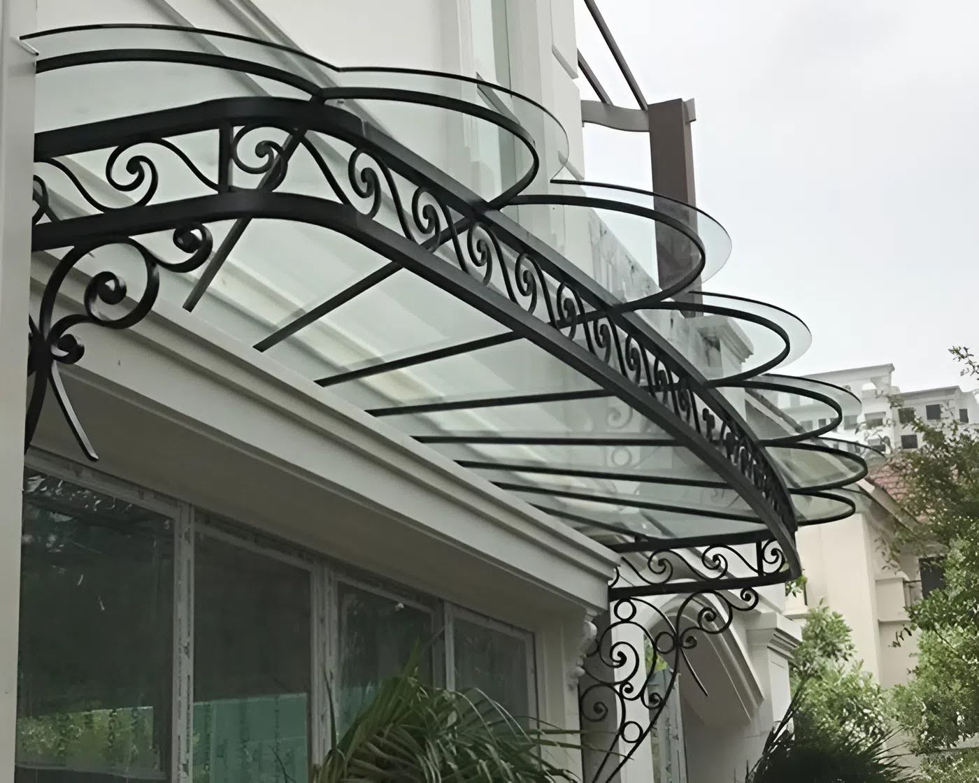 Mái kính khung sắt hộp