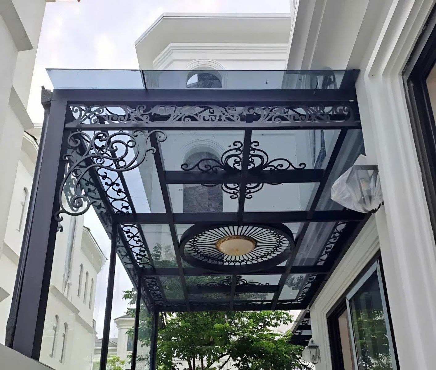 Mái kính sắt nghệ thuật sang trọng