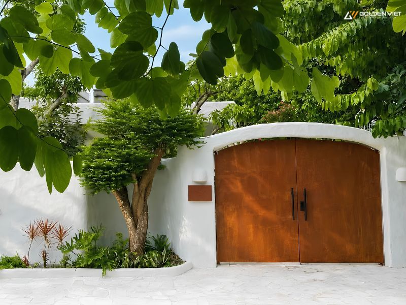 Cổng homestay đẹp, rộng