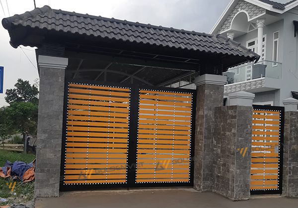 Mẫu cổng sắt đẹp 2 cánh mang phong cách cực hiện đại