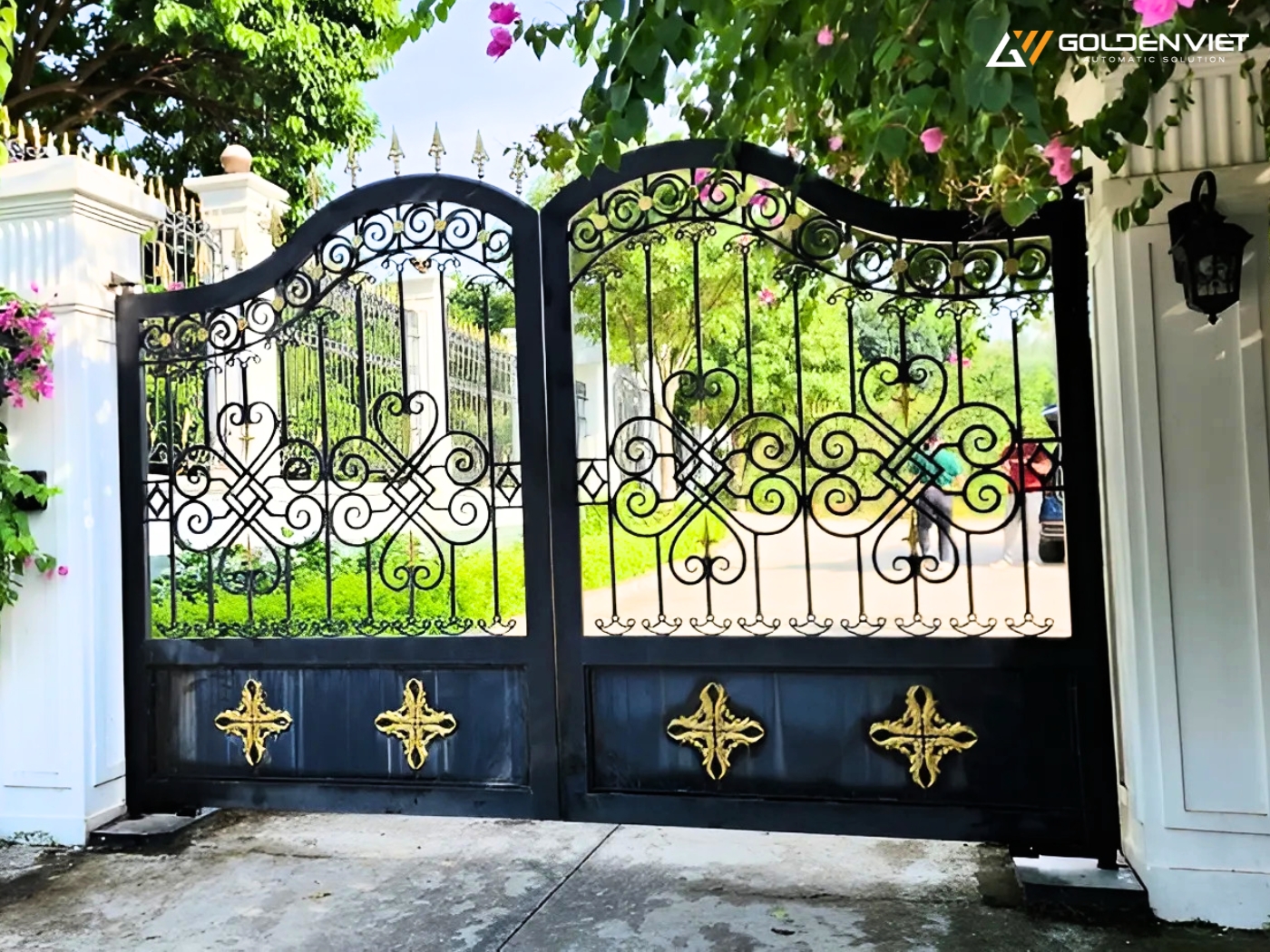 Mẫu cổng sắt 2 cánh đẹp đơn giản