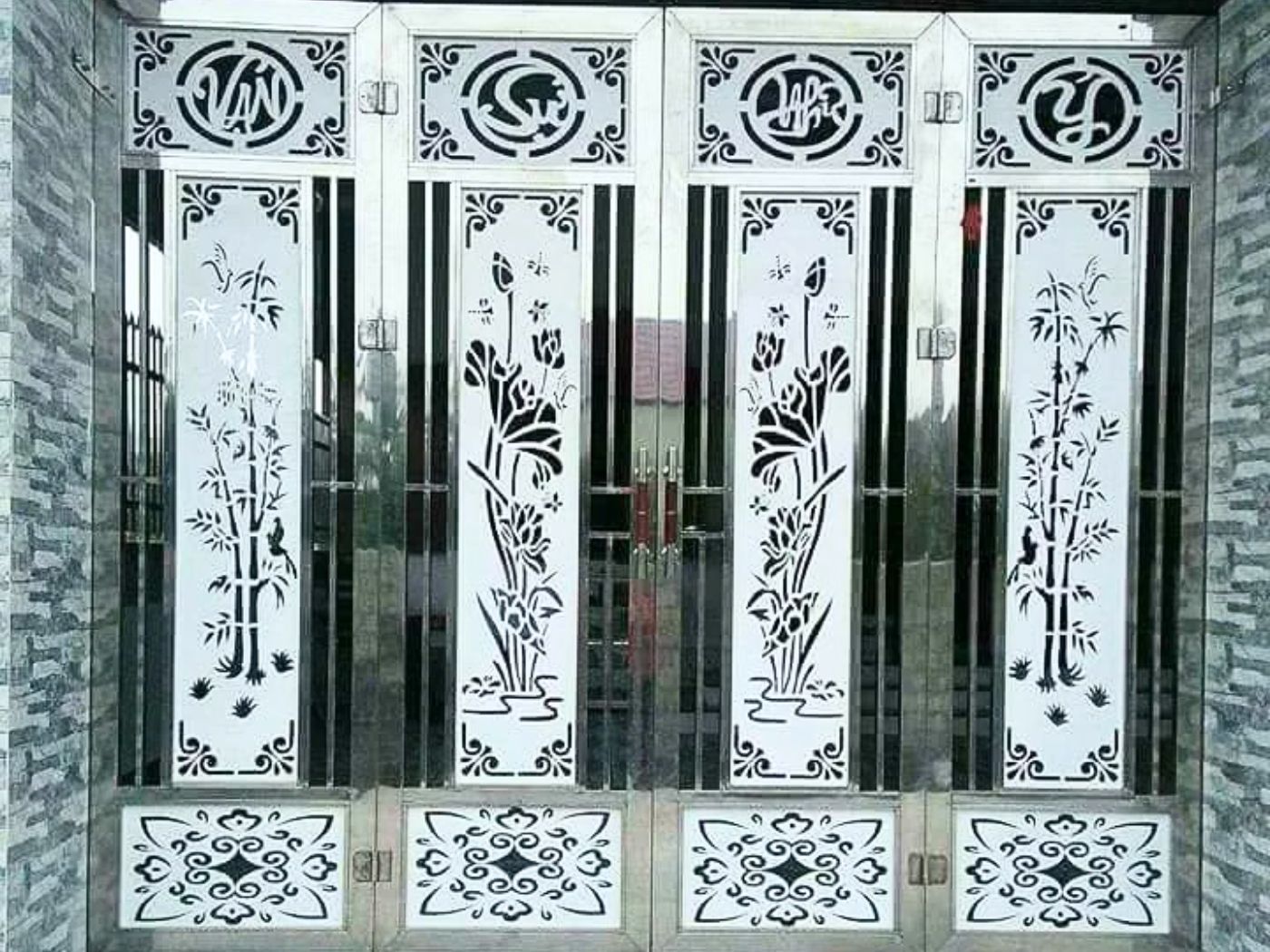 Mẫu cổng Tùng Cúc Trúc Mai inox