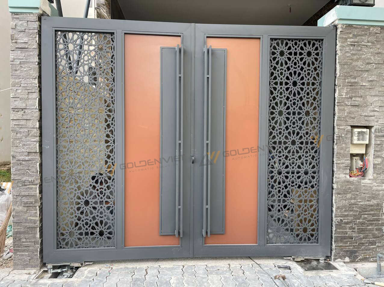 Mẫu cổng sắt 2 cánh hiện đại