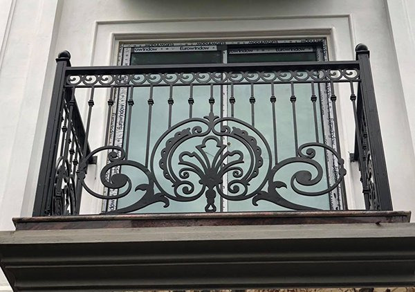 Mẫu lan can sắt ban công đẹp, hiện đại