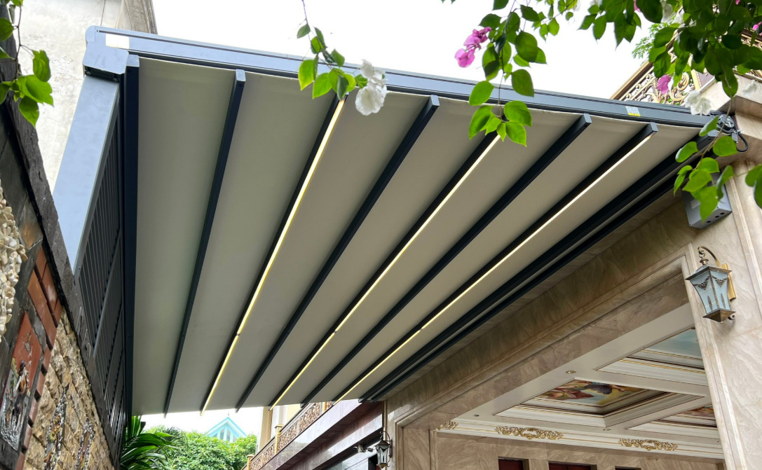 Mẫu mái che sân trước nhà phố