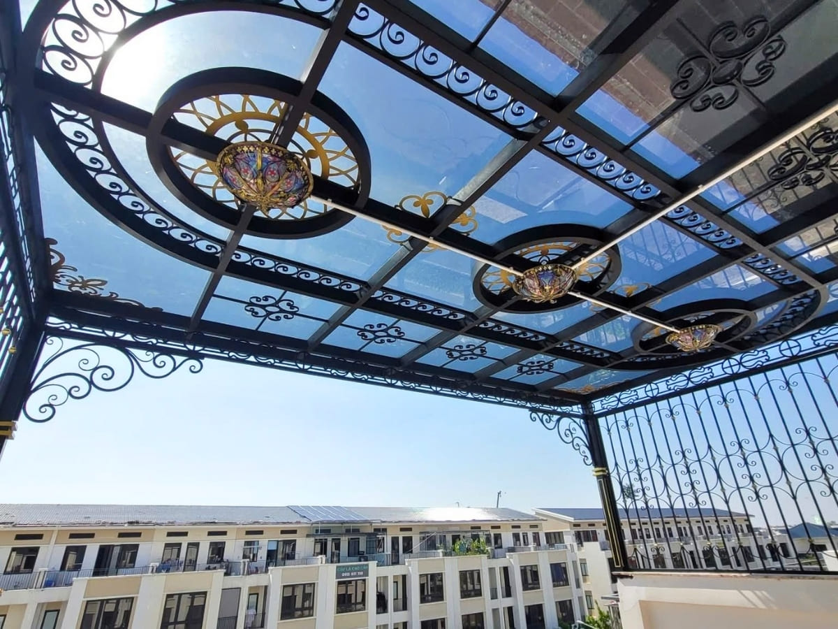 Mẫu mái kính biệt thự đậm tính nghệ thuật