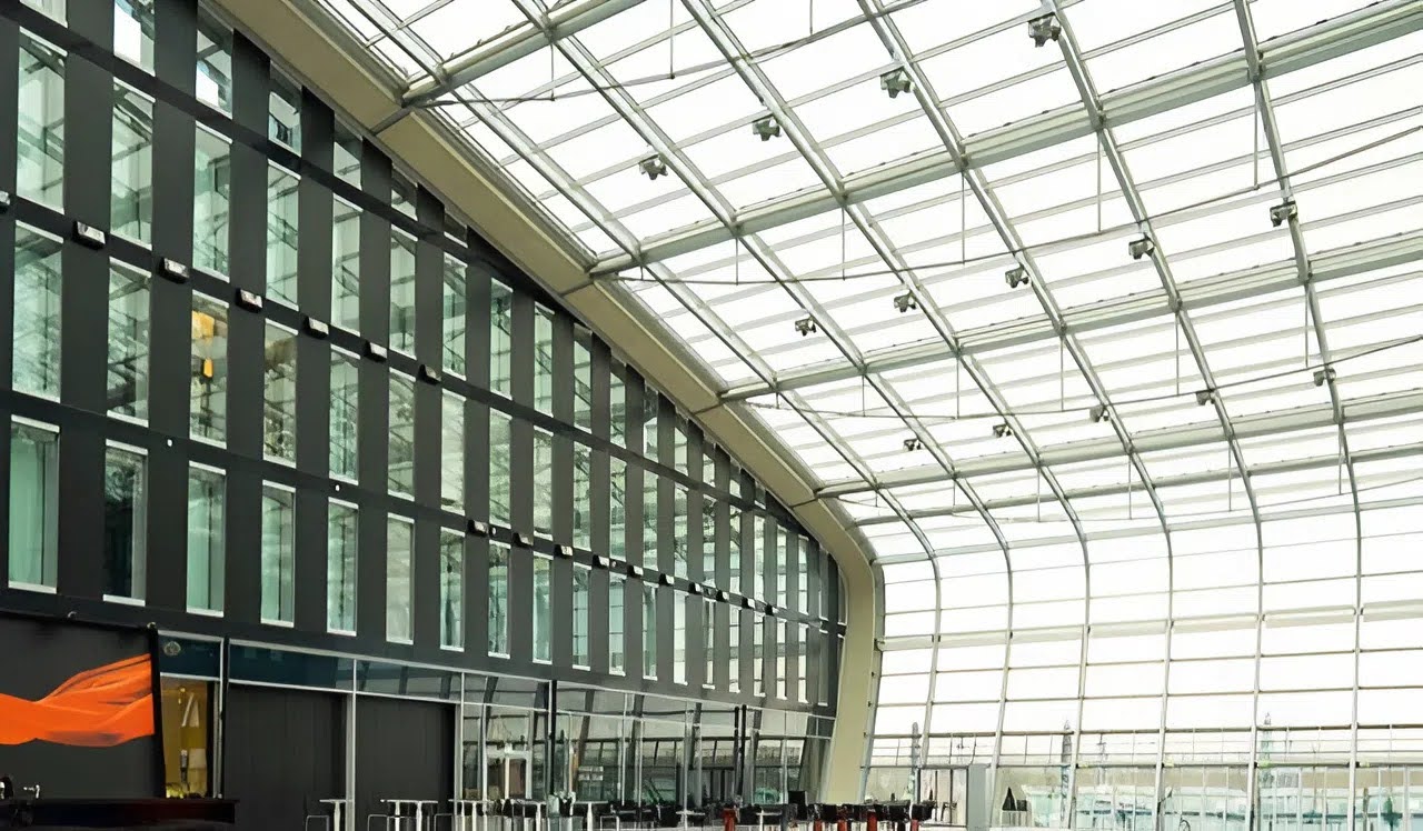 Mẫu mái kính cường lực chân nhện