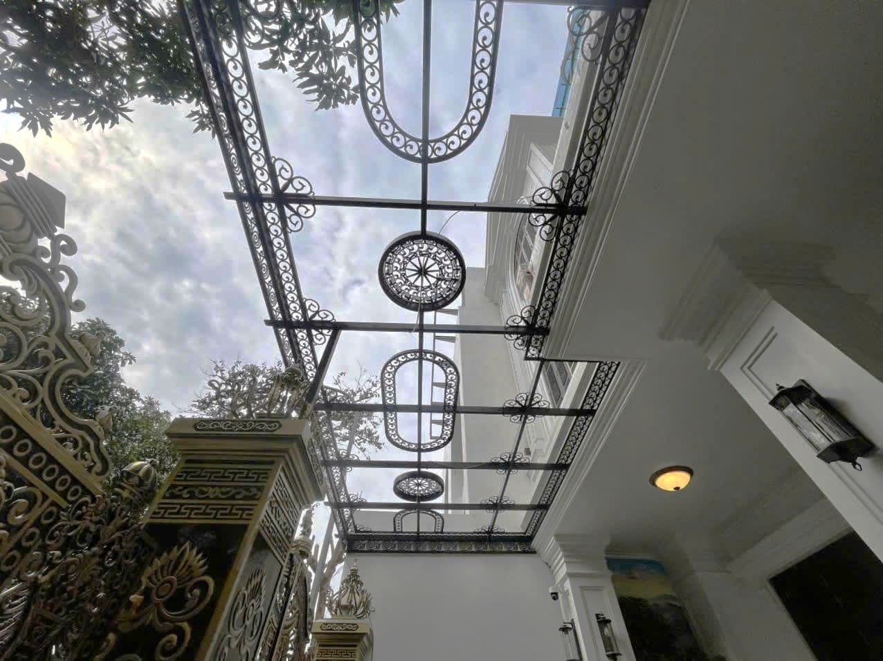 Mẫu mái kính họa tiết trống đồng CNC 