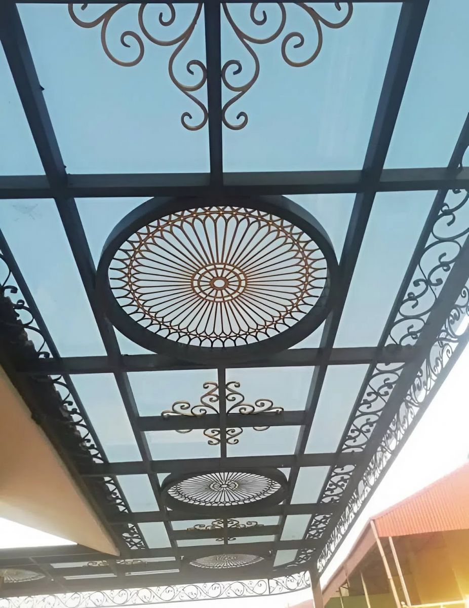 Mẫu mái kính mỹ thuật khung sắt sơn tĩnh điện