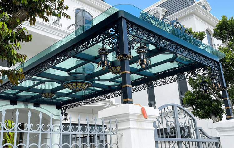 Mẫu mái kính nghệ thuật thanh lịch