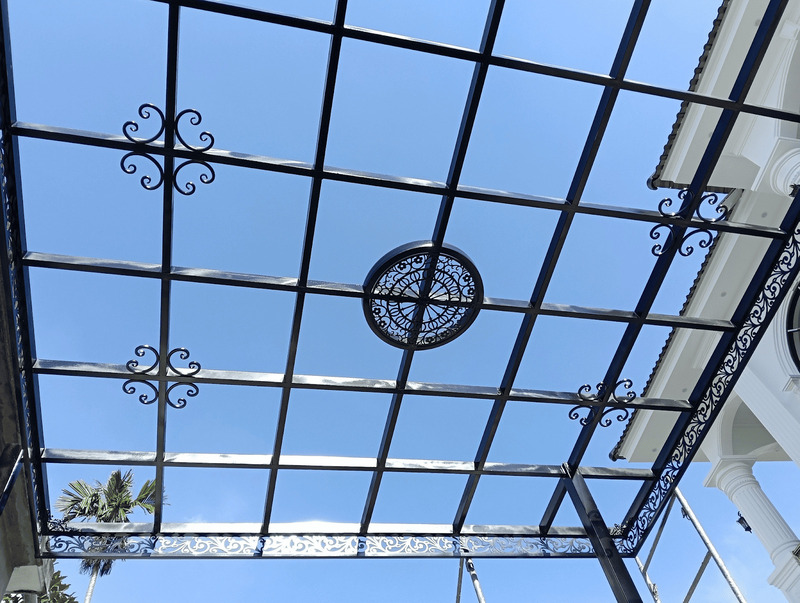 Mẫu mái kính sân thượng đẹp