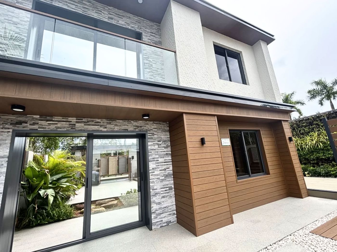 Giải pháp ốp tường ngoài trời đẹp, hiện đại