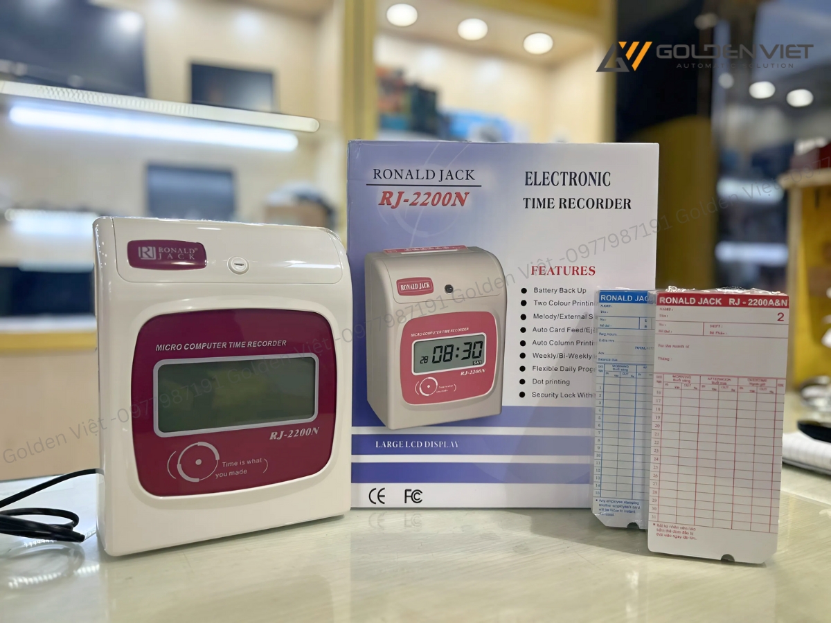 Máy chấm công thẻ giấy có thiết kế đơn giản