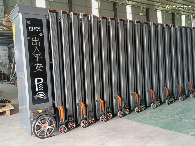 Nên chọn cổng xếp nhập khẩu tính thẩm mỹ cao