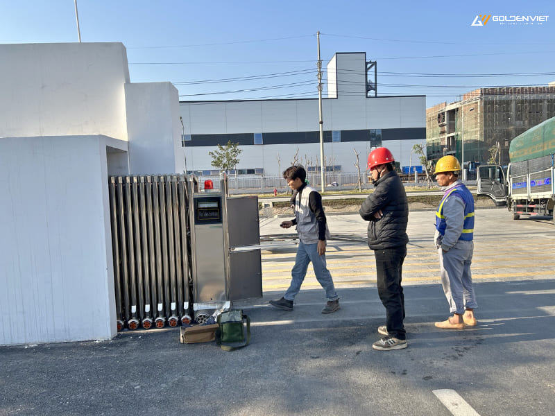 Nên chọn cổng xếp sản xuất nội địa giá tốt
