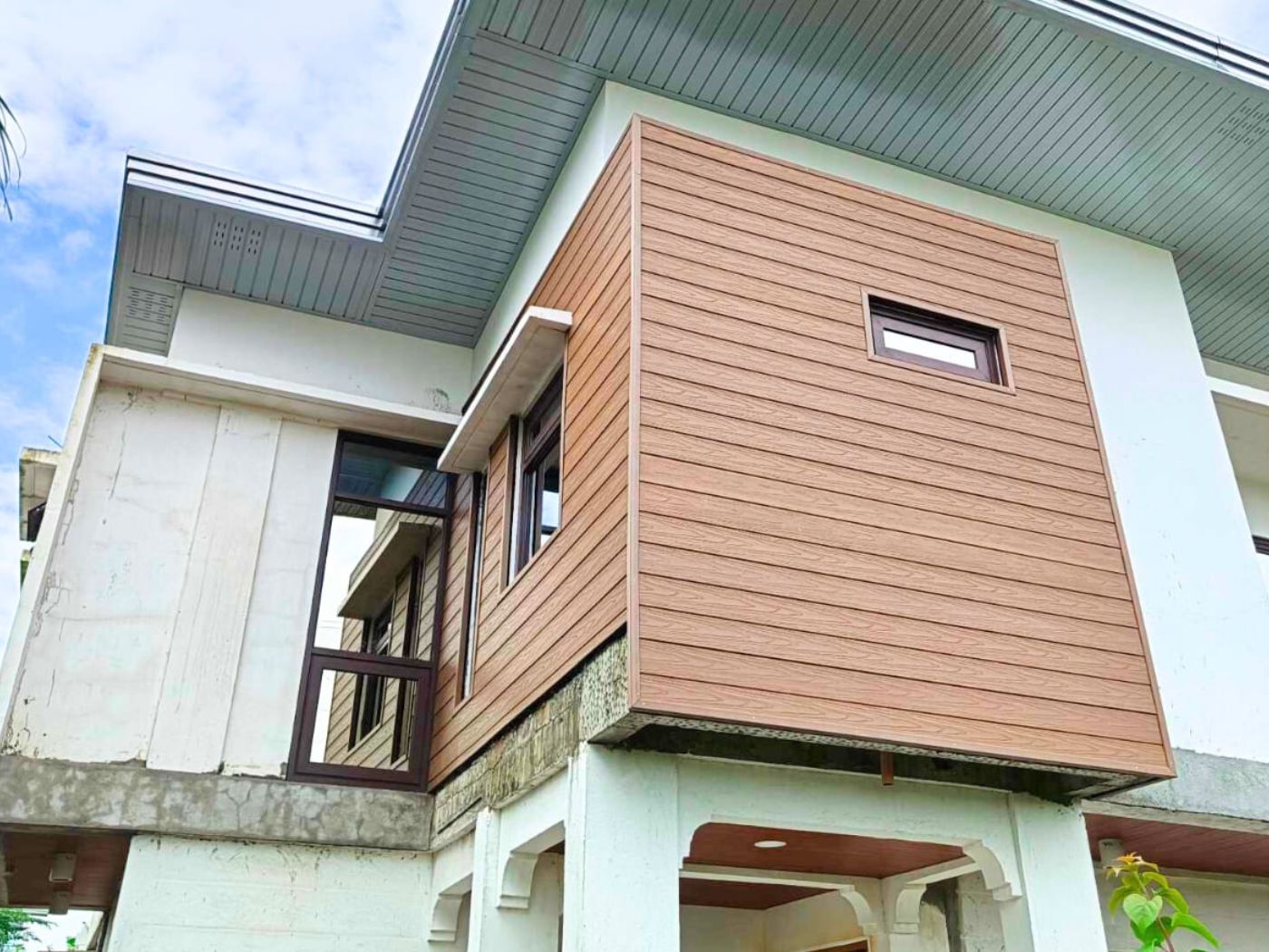 Giải pháp ốp tường ngoài trời