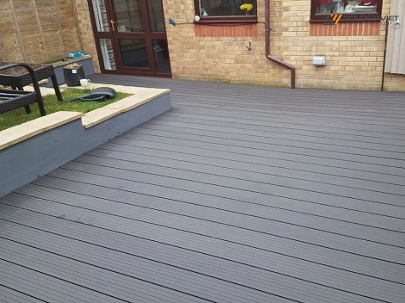 Sàn nhựa giả gỗ có độc hại không? Kiểm tra bao bì và nhãn mác