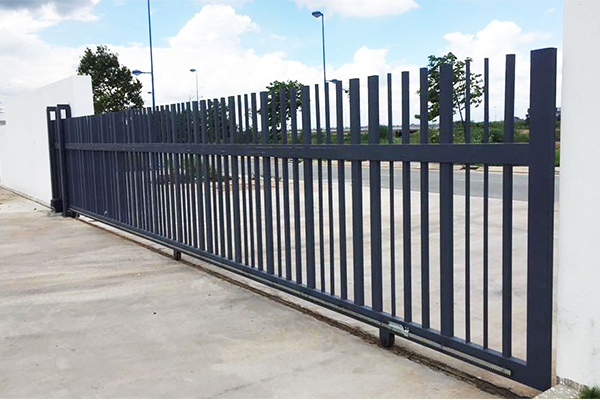 cổng trượt có ray 