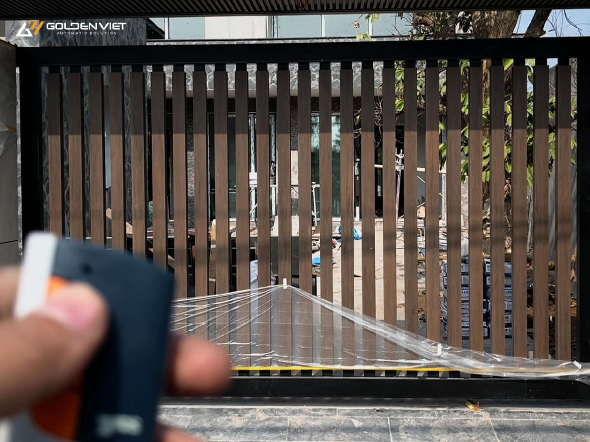 Làm thêm remote cửa cổng tự động