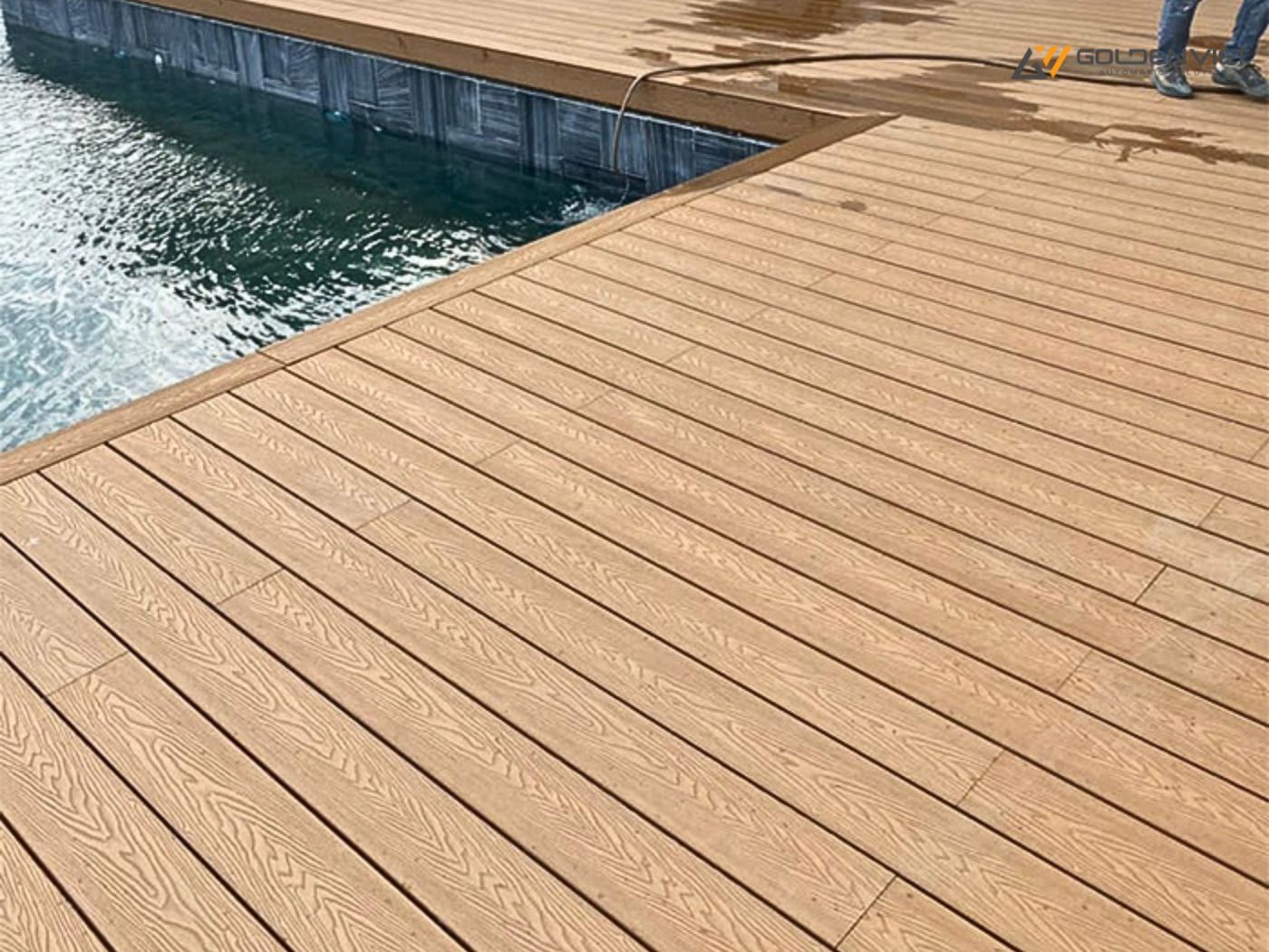 Sàn nhựa giả gỗ có bị phai màu không? Tác động của ánh nắng