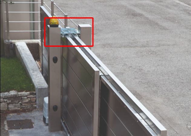 Cơ cấu giữ cổng lùa chữ U