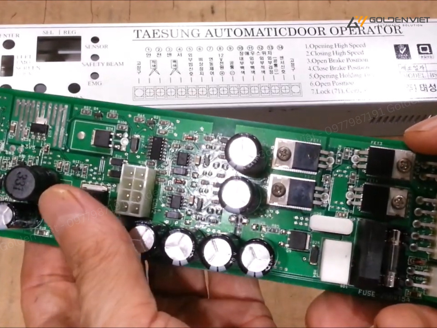 Sửa chữa bộ điều khiển trung tâm của cửa tự động Taesung