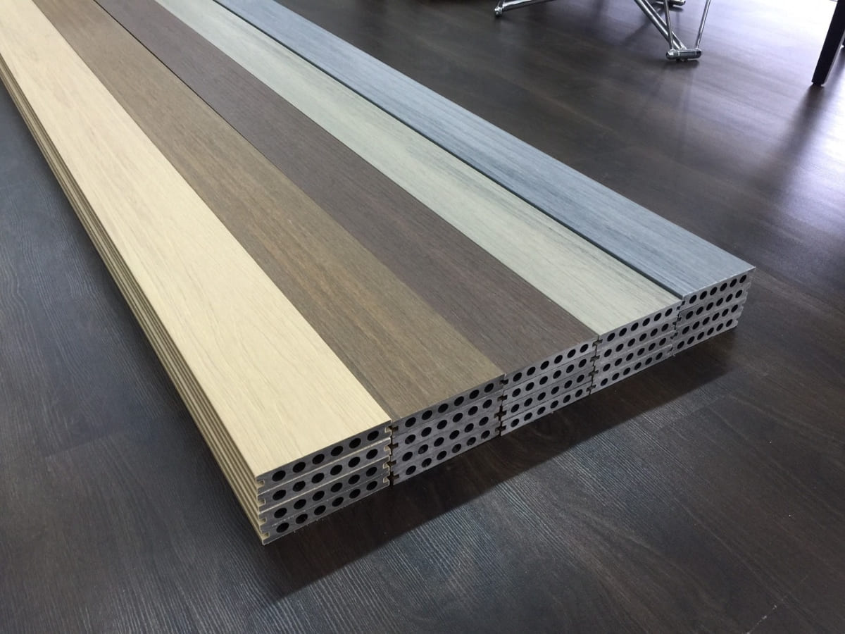 Tấm sàn gỗ nhựa ngoài trời lỗ tròn