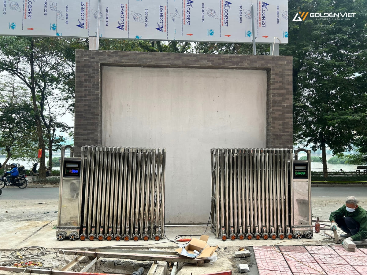 thông số kỹ thuật cổng xếp trường học