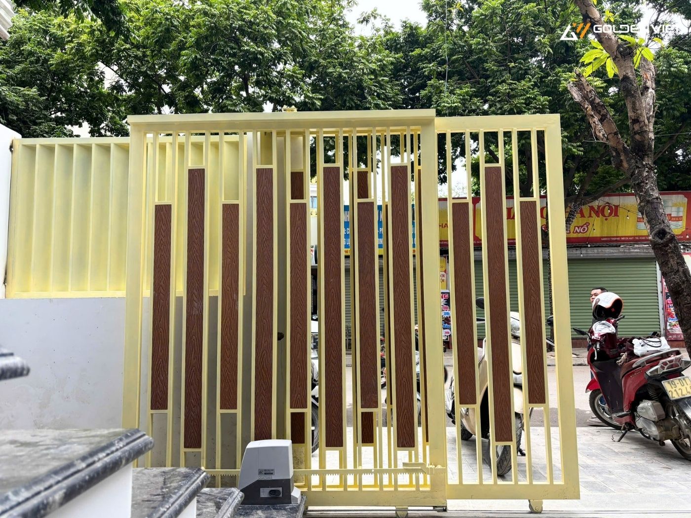 Công trình lắp đặt cổng xếp lớp 2 cánh tại Tây Hồ