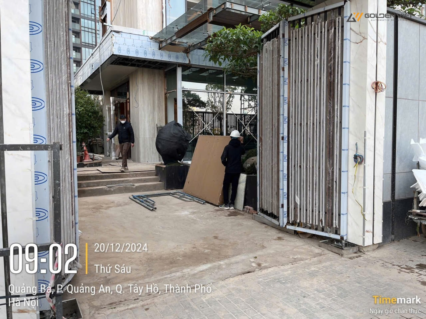 Bộ cổng âm sàn tại biệt thự