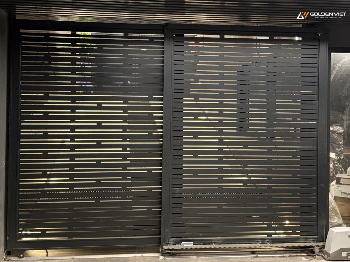 Cổng trượt Tele 2 cánh xếp lớp