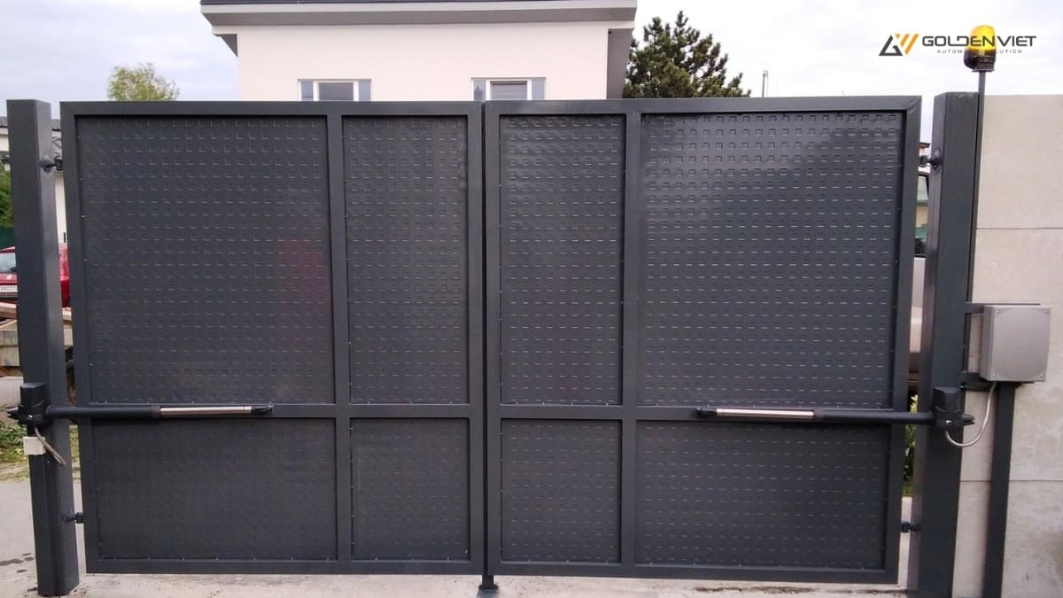 Cổng tay đòn Proteco Leader TI 3 vẫn hành êm ái