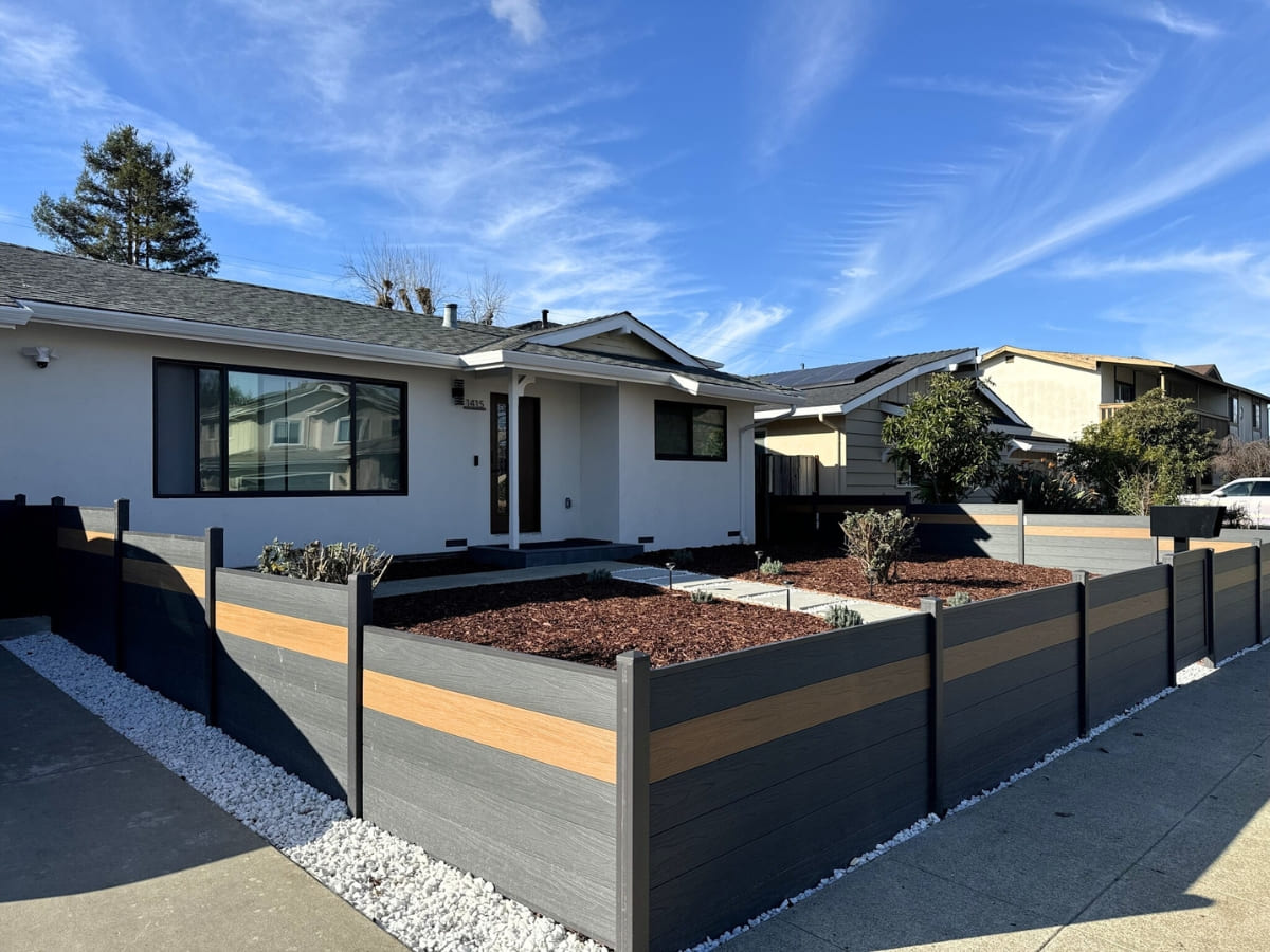 Mẫu hàng rào gỗ nhựa công trình dân dụng