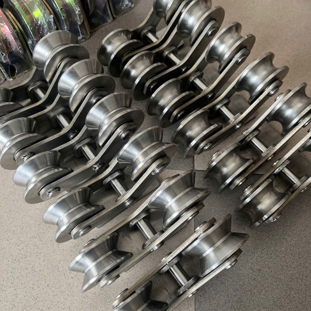 Bánh xe đôi cửa lùa inox 304